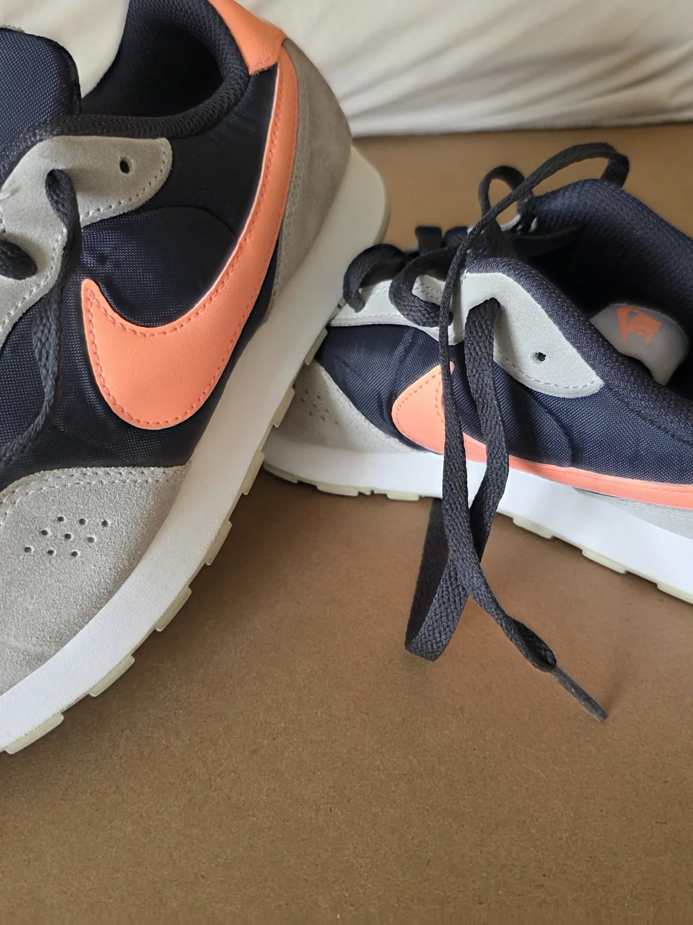 Nike MD Valiant (SG) sneakers yoga fitness '80s Heritage Style Sz 6.5 Y